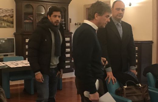 Bei der Foreign Press Association in Rom fand das Treffen mit dem Svimez statt, dem Studienzentrum, das sich mit der wirtschaftlichen und sozialen Dynamik Süditaliens beschäftigt